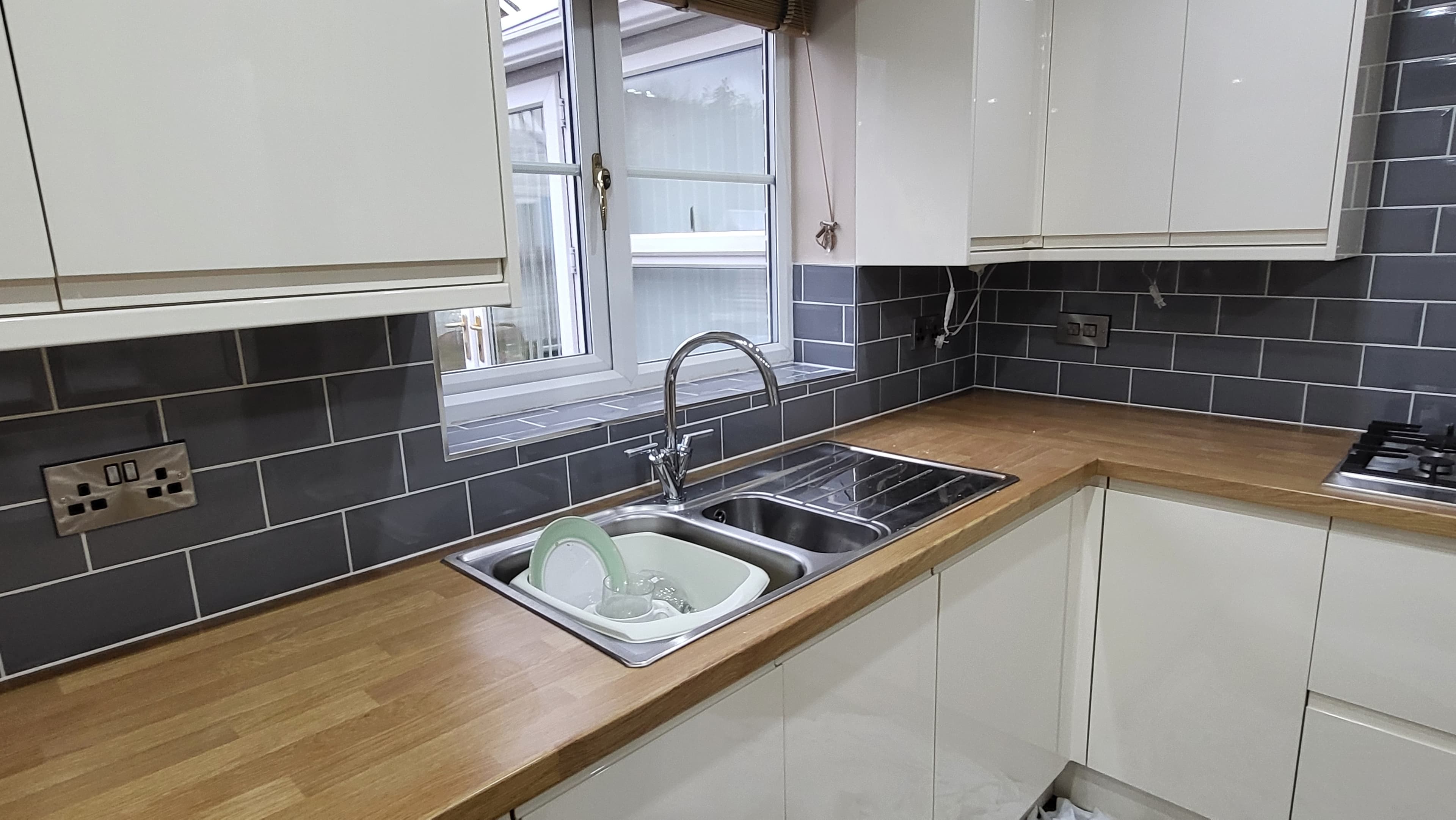 Kitchen home improvement project by KDT Tiling, South Wales – example 4