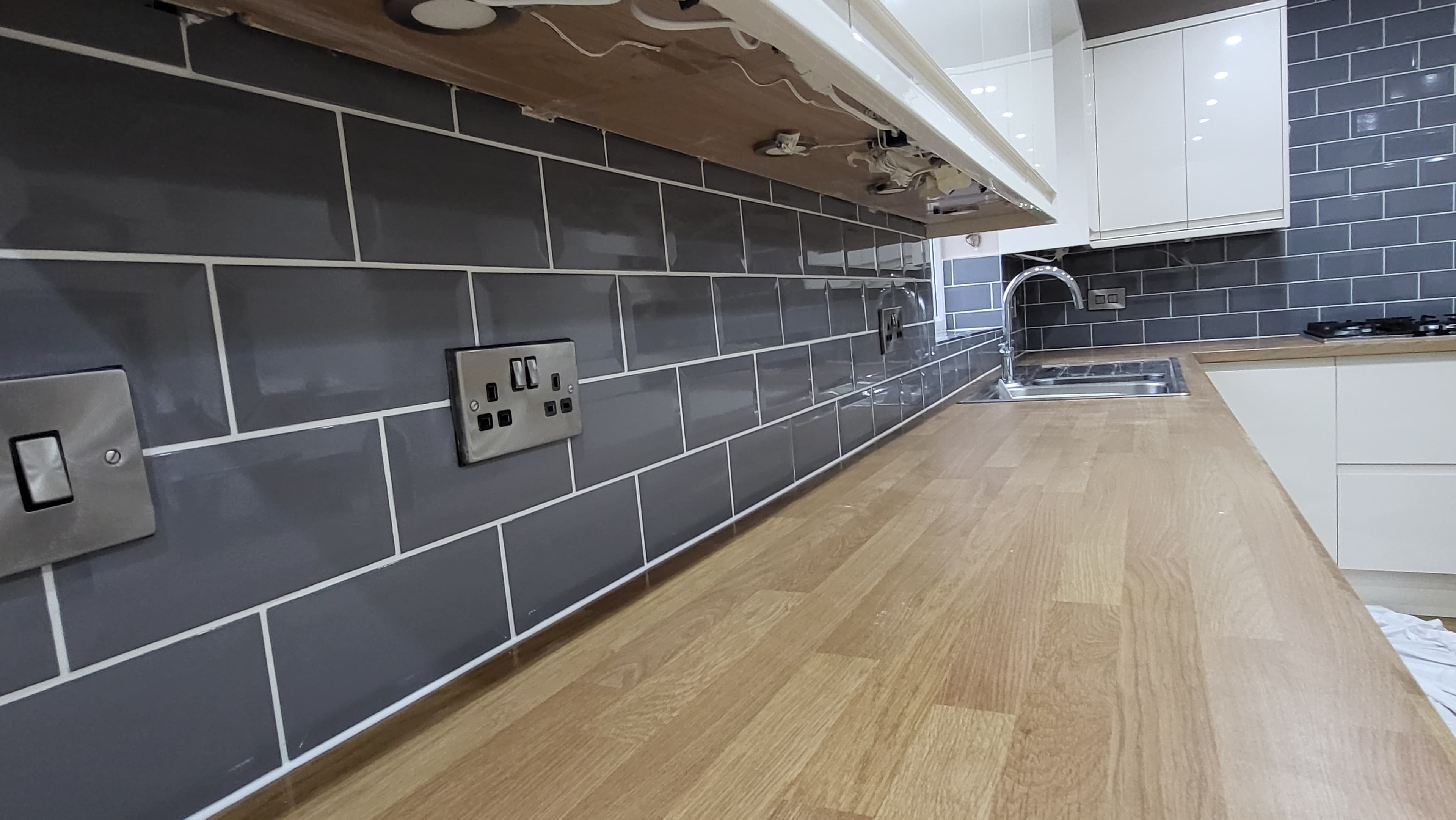 Kitchen home improvement project by KDT Tiling, South Wales – example 5